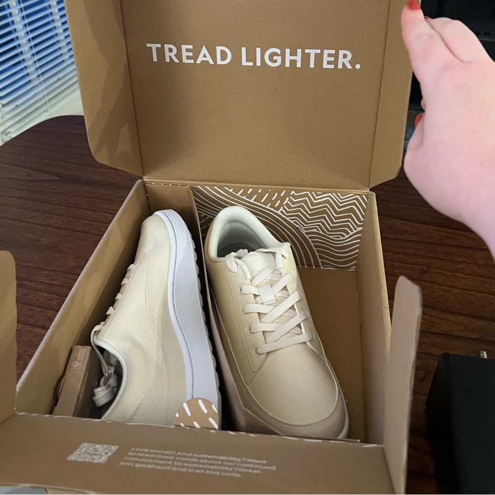 NWT allbirds plant pacer sneakers in natural white. Size us 9